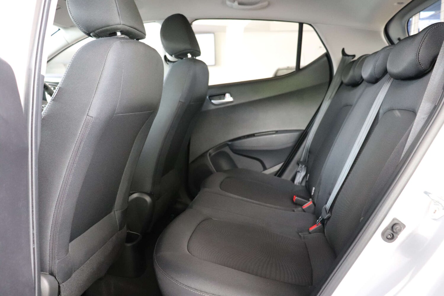 Used Hyundai i10 2018 for sale - 76027737: Photo 30