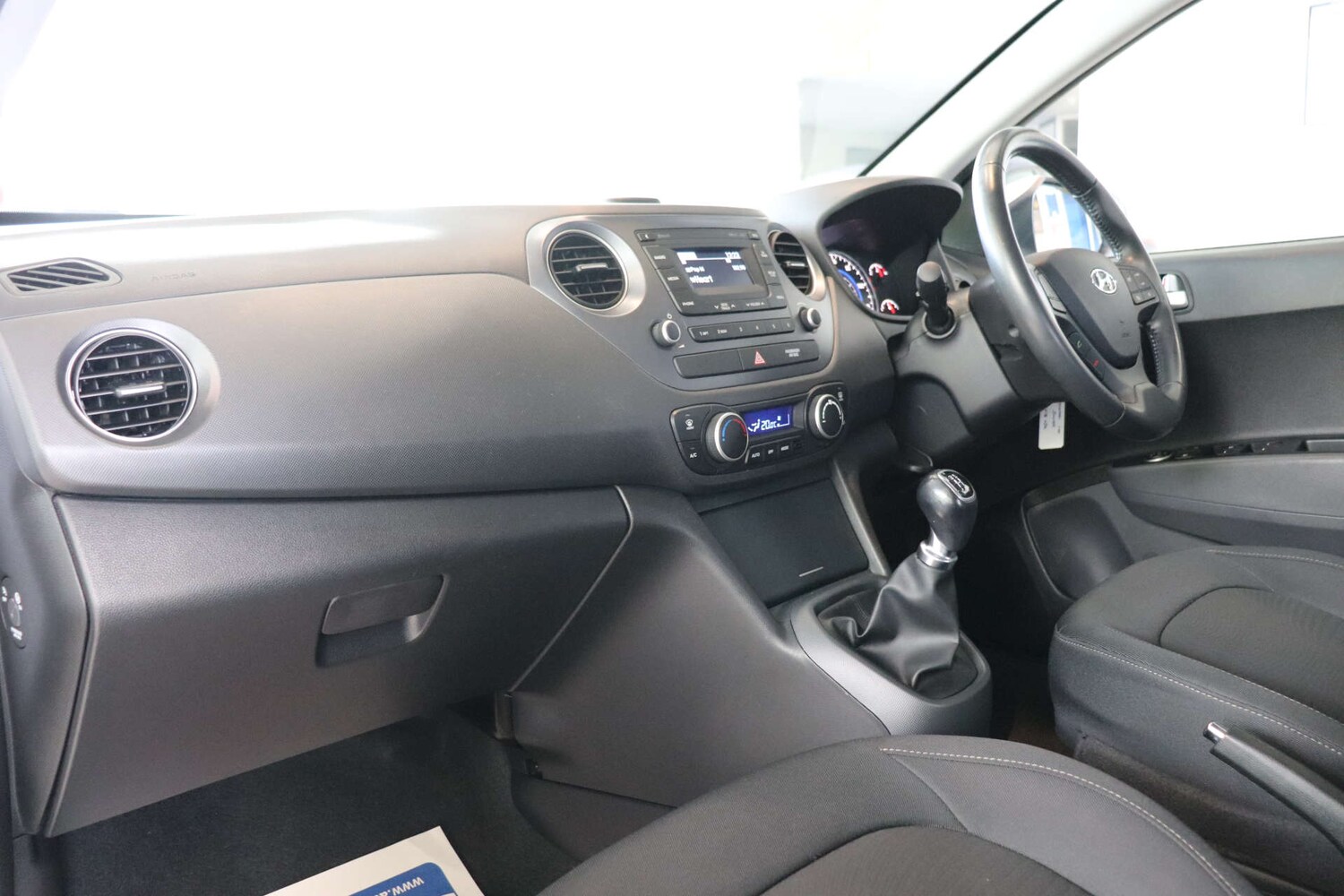 Used Hyundai i10 2018 for sale - 76027737: Photo 35