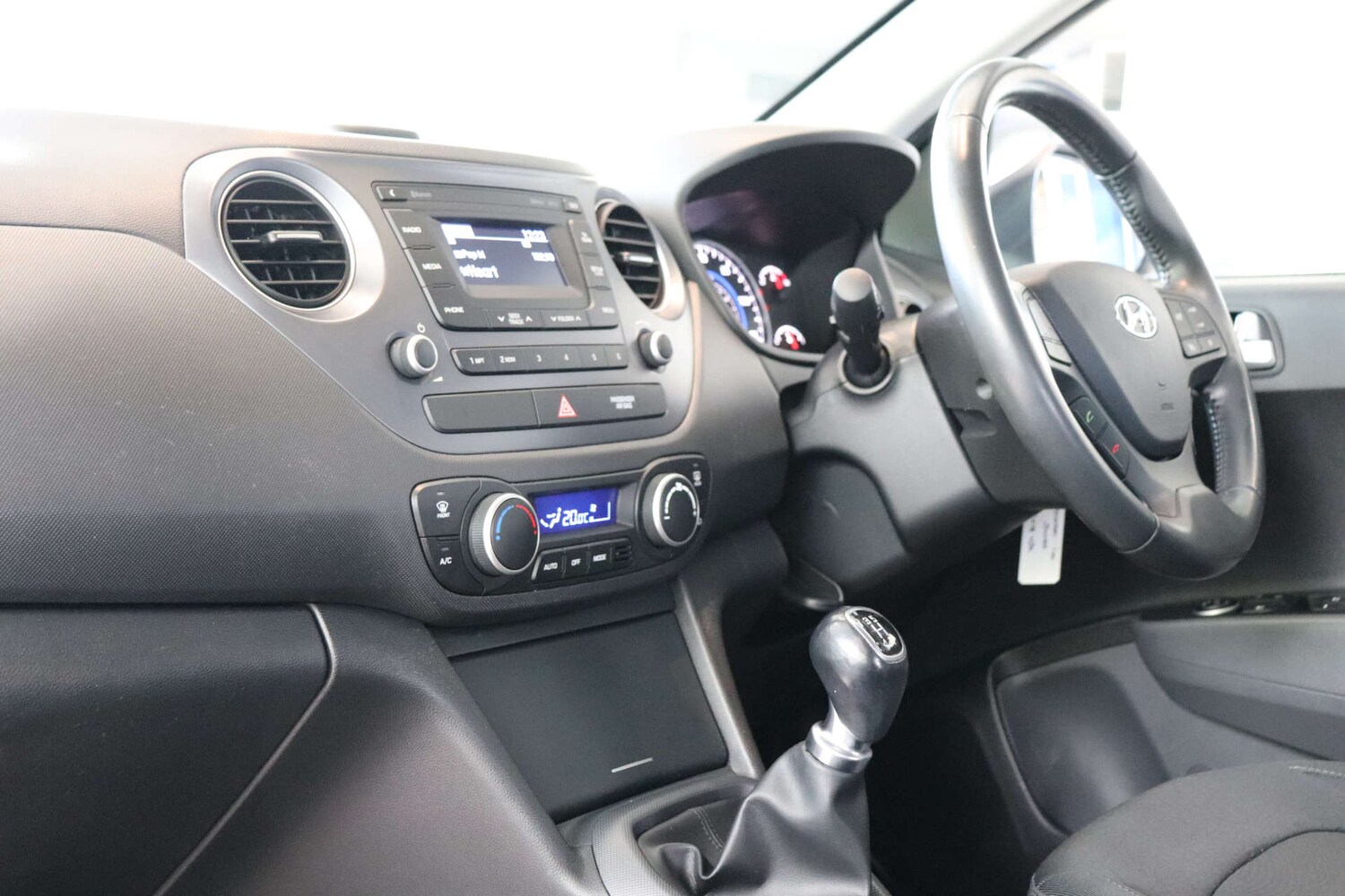 Used Hyundai i10 2018 for sale - 76027737: Photo 37