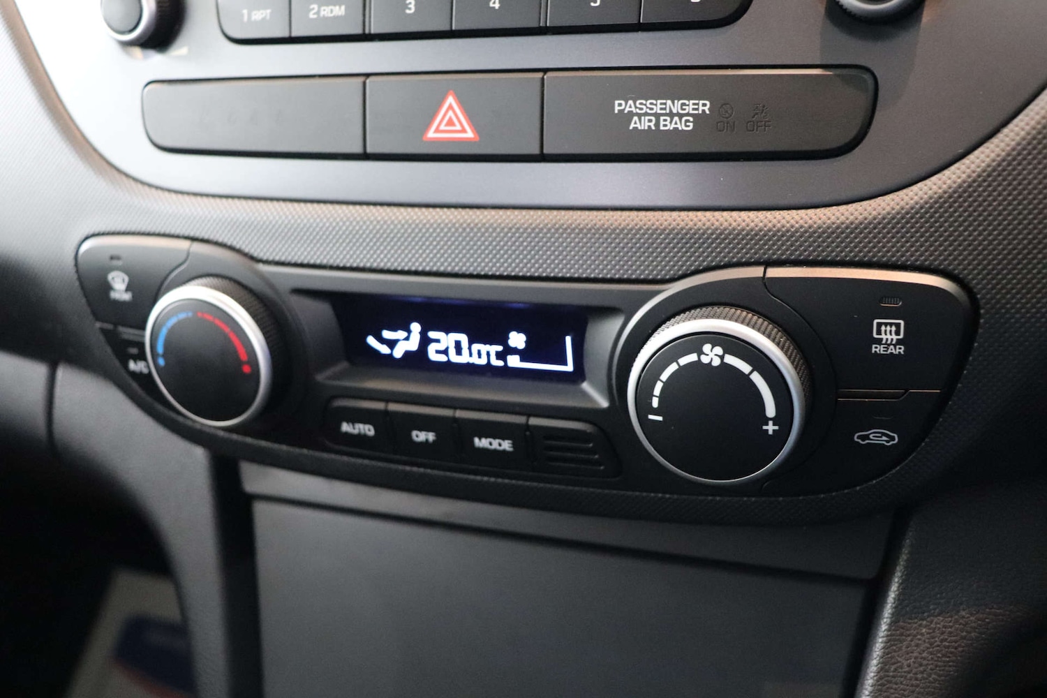 Used Hyundai i10 2018 for sale - 76027737: Photo 42