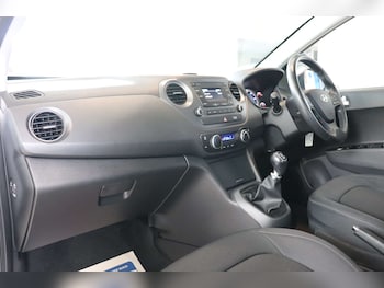 Used Hyundai i10 2018 for sale - 76027737: Photo 4