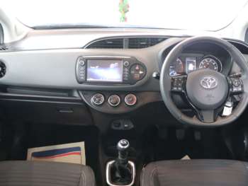 Used Toyota Yaris 2019 for sale - 74856353: Photo