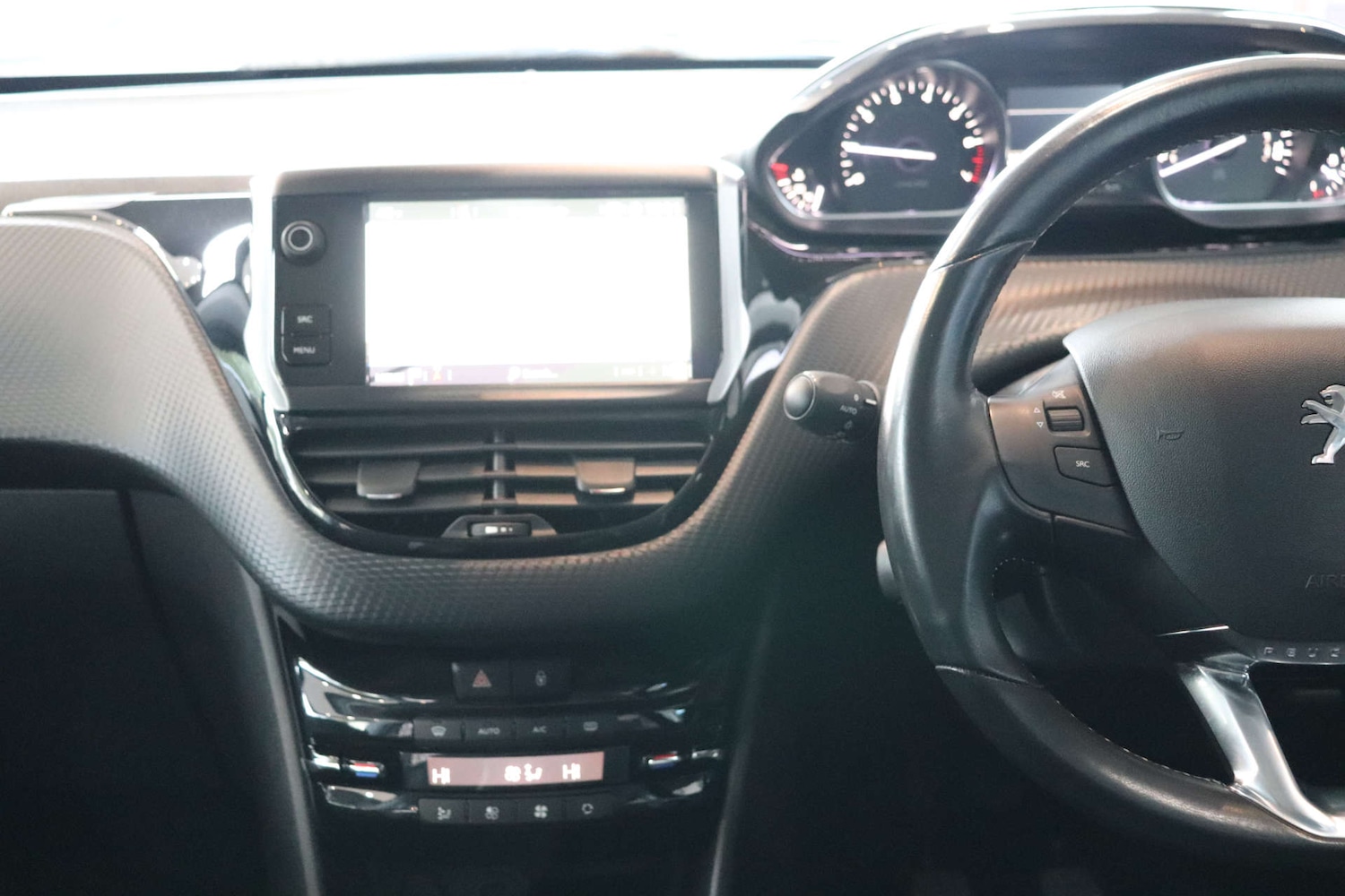 Used Peugeot 2008 2018 for sale - 76628297: Photo 16