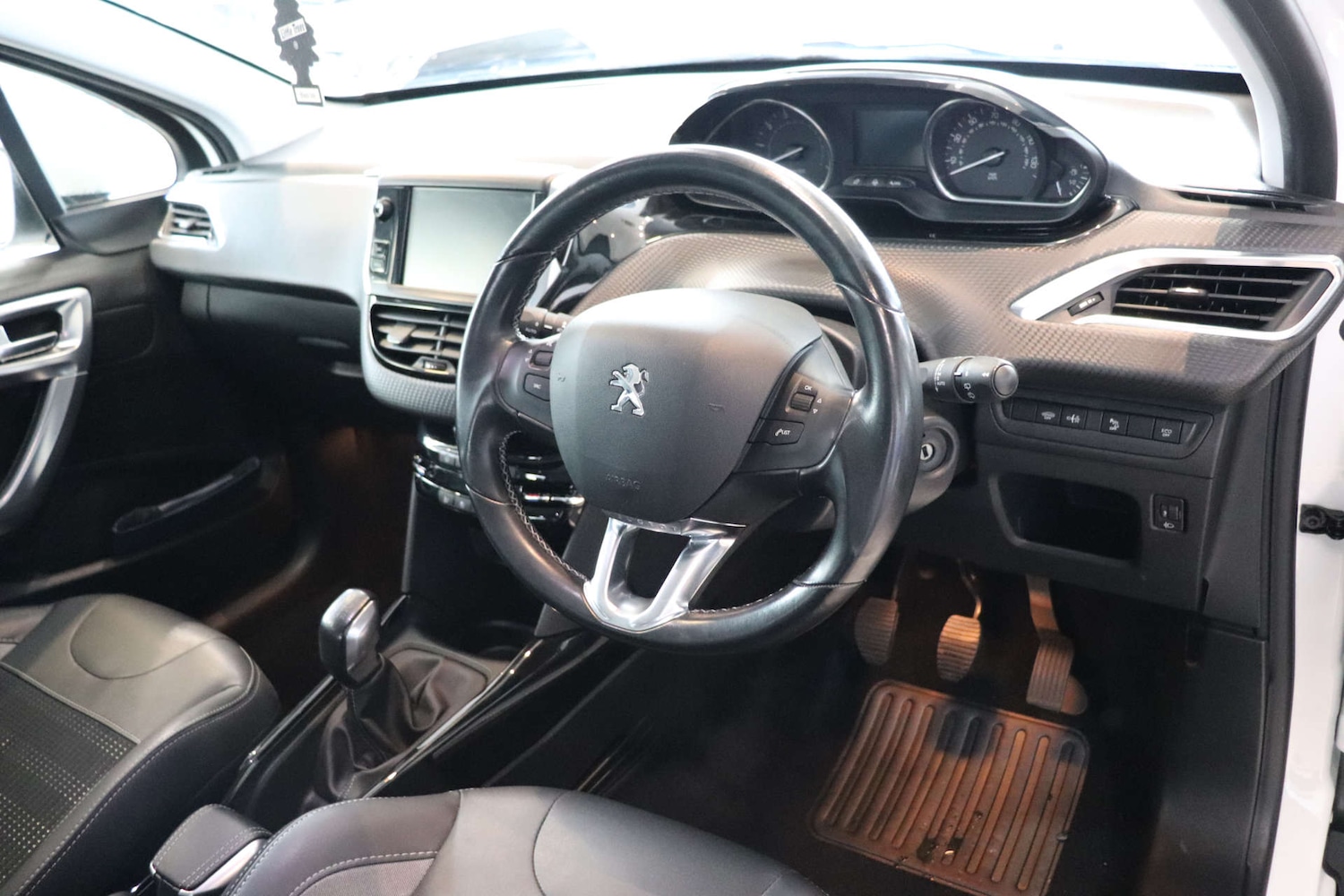 Used Peugeot 2008 2018 for sale - 76628297: Photo 17