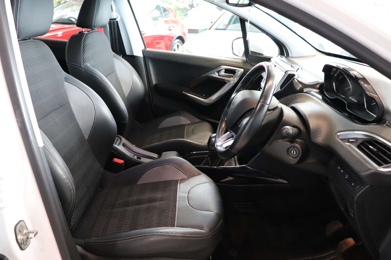 Used Peugeot 2008 2018 for sale - 76628297: Photo 20