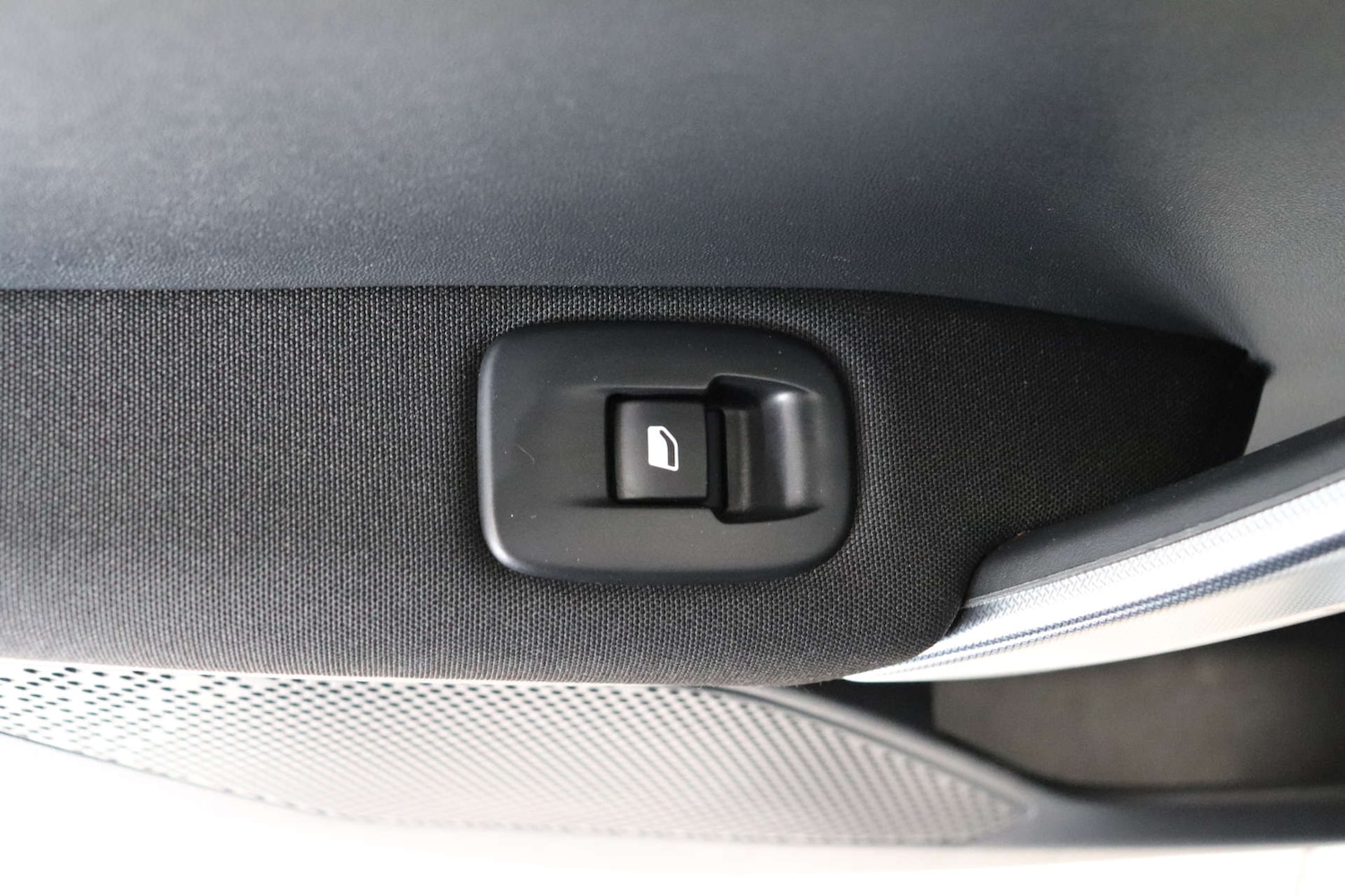 Used Peugeot 2008 2018 for sale - 76628297: Photo 42