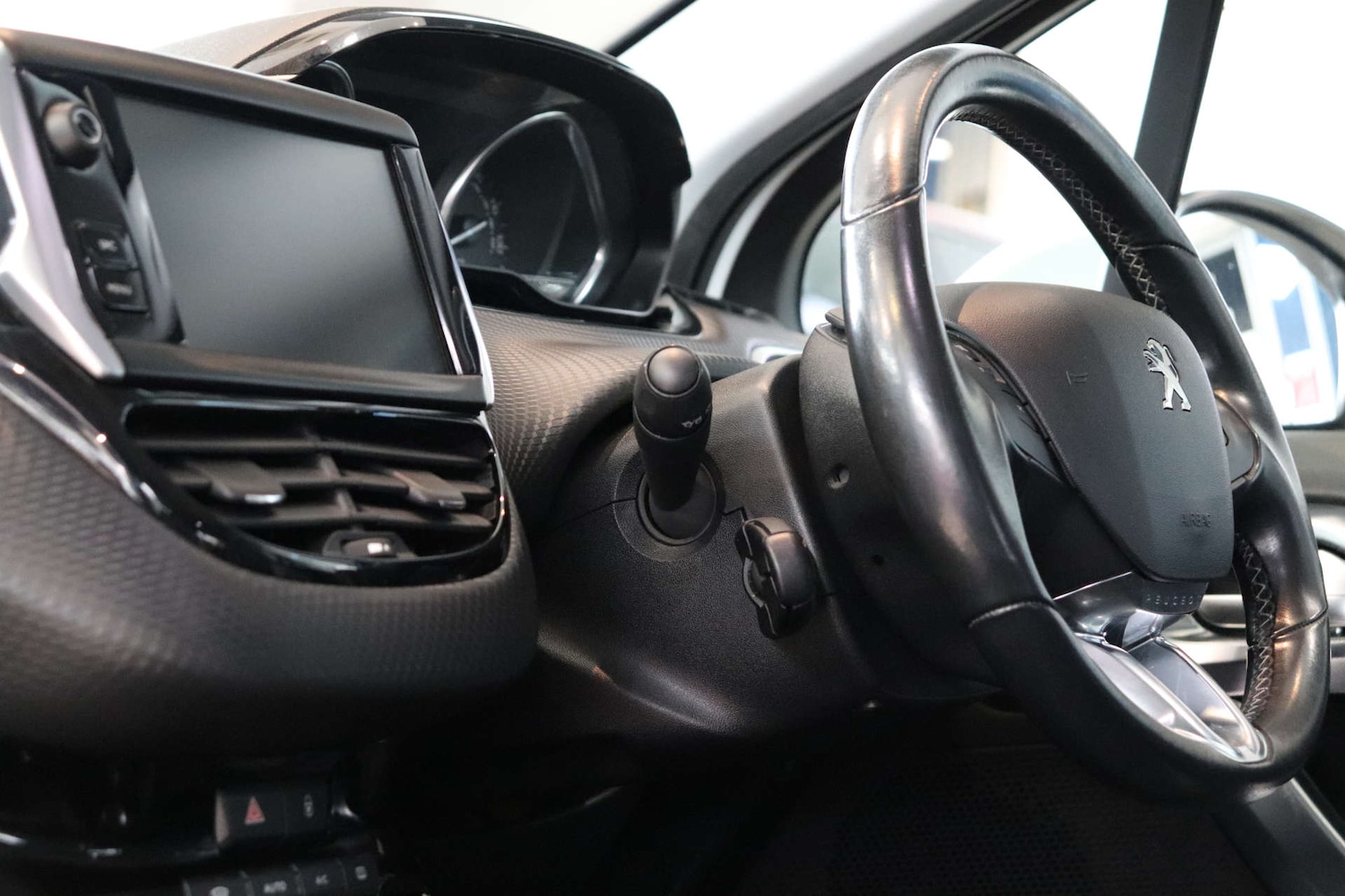 Used Peugeot 2008 2018 for sale - 76628297: Photo 44