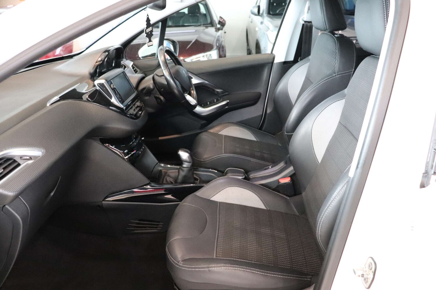 Used Peugeot 2008 2018 for sale - 76628297: Photo 45