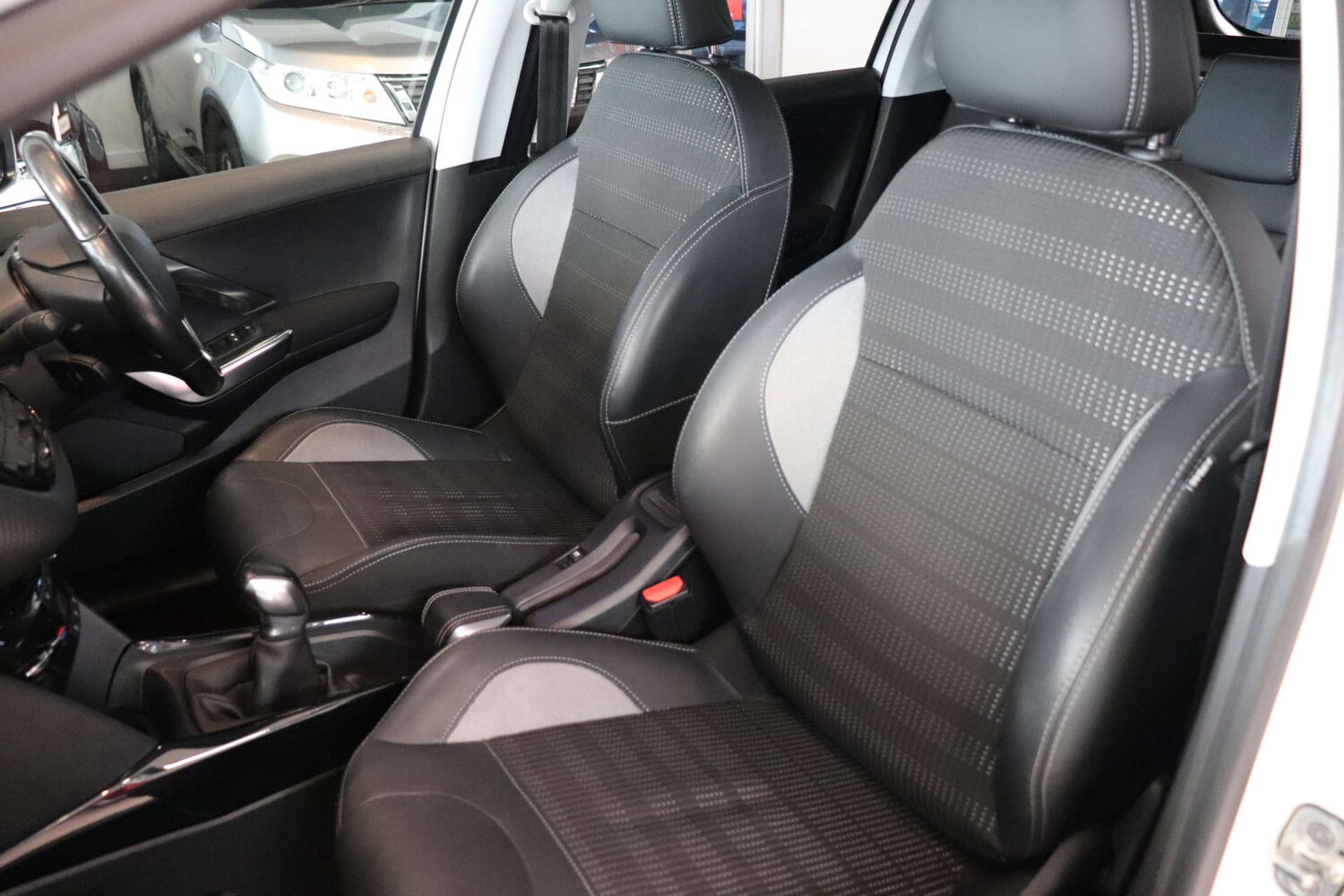 Used Peugeot 2008 2018 for sale - 76628297: Photo 50