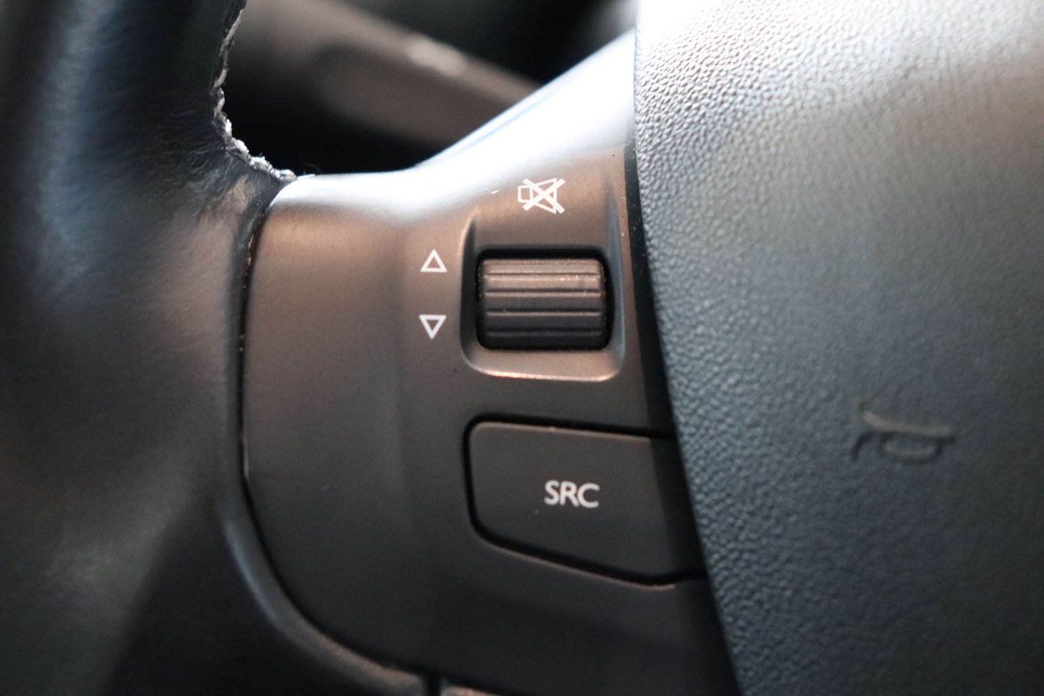 Used Peugeot 2008 2018 for sale - 76628297: Photo 63