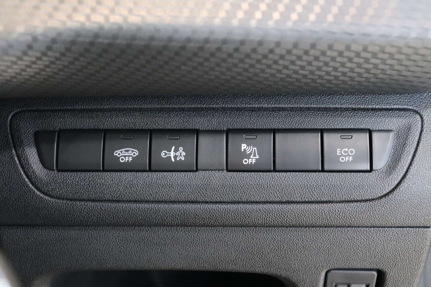 Used Peugeot 2008 2018 for sale - 76628297: Photo 69