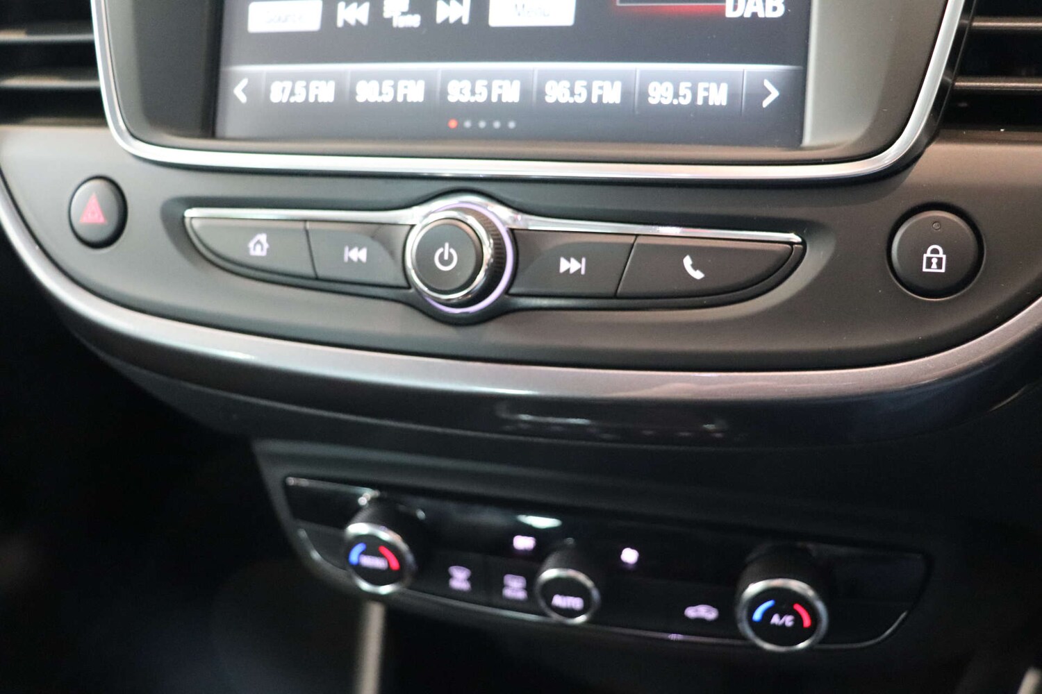 Used Vauxhall Crossland X 2019 for sale - 76287436: Photo 43