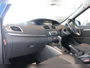 Used Renault Scenic 2014 for sale - 77693803: Photo