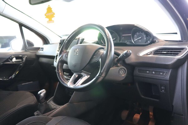 Used Peugeot 208 2019 for sale - 76105308: Photo 18
