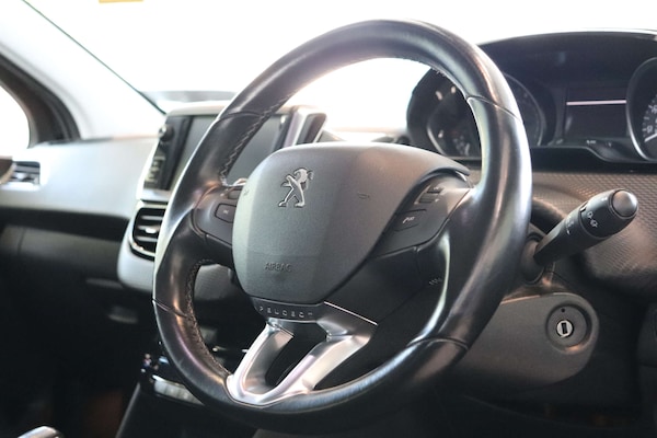 Used Peugeot 208 2019 for sale - 76105308: Photo 19