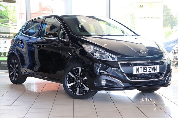 Used Peugeot 208 2019 for sale - 76105308: Photo 1