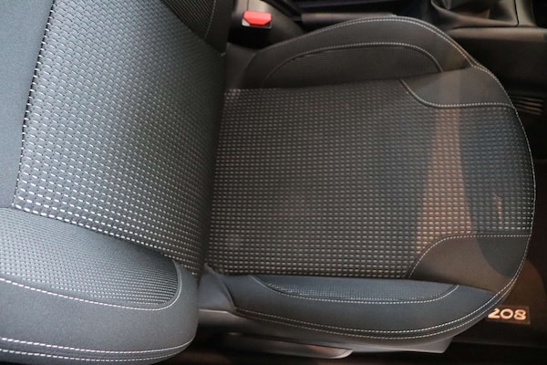 Used Peugeot 208 2019 for sale - 76105308: Photo 22