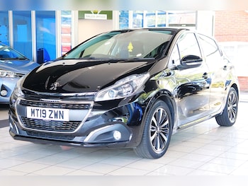 Used Peugeot 208 2019 for sale - 76105308: Photo 2