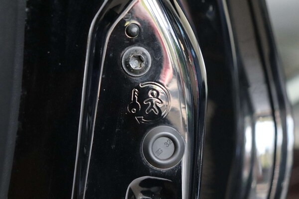Used Peugeot 208 2019 for sale - 76105308: Photo 35