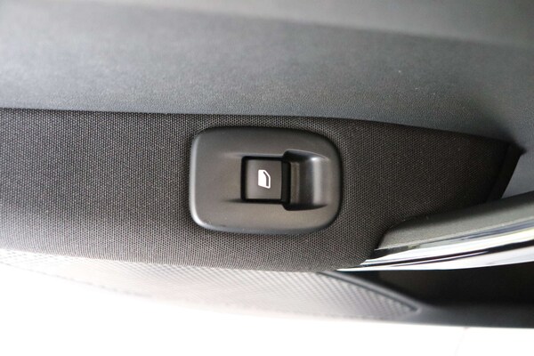 Used Peugeot 208 2019 for sale - 76105308: Photo 43