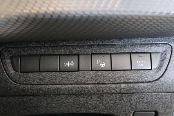 Used Peugeot 208 2019 for sale - 76105308: Photo 69