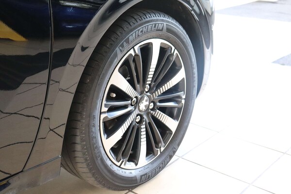 Used Peugeot 208 2019 for sale - 76105308: Photo 88