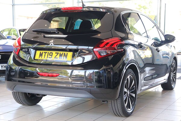 Used Peugeot 208 2019 for sale - 76105308: Photo 8
