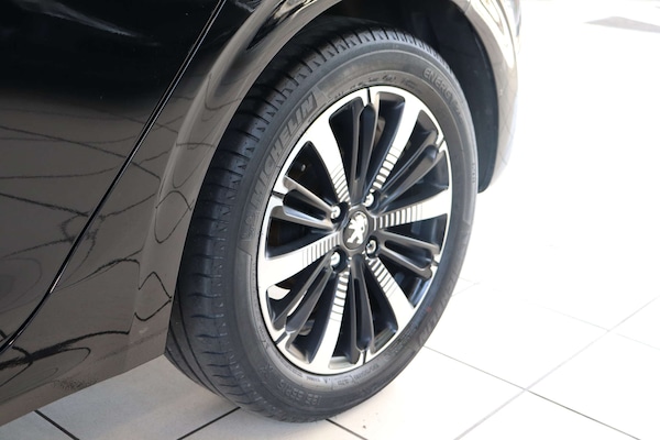 Used Peugeot 208 2019 for sale - 76105308: Photo 91