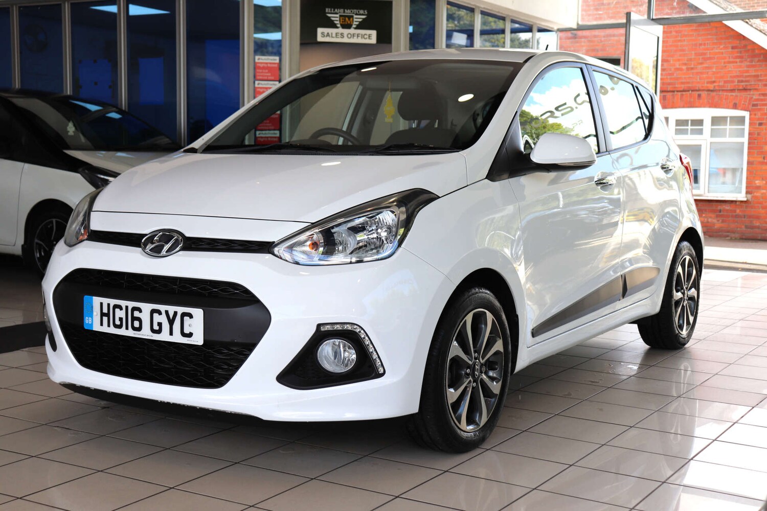 Used Hyundai i10 2016 for sale - 76031216: Photo 2