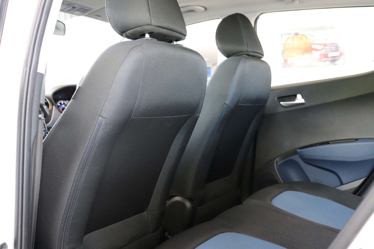 Used Hyundai i10 2016 for sale - 76031216: Photo 32