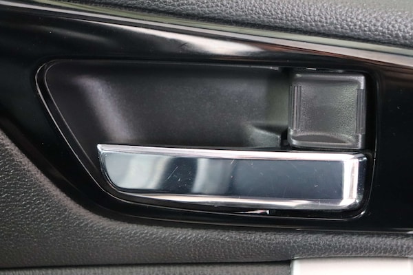 Used Mitsubishi Eclipse Cross 2018 for sale - 74445582: Photo 27