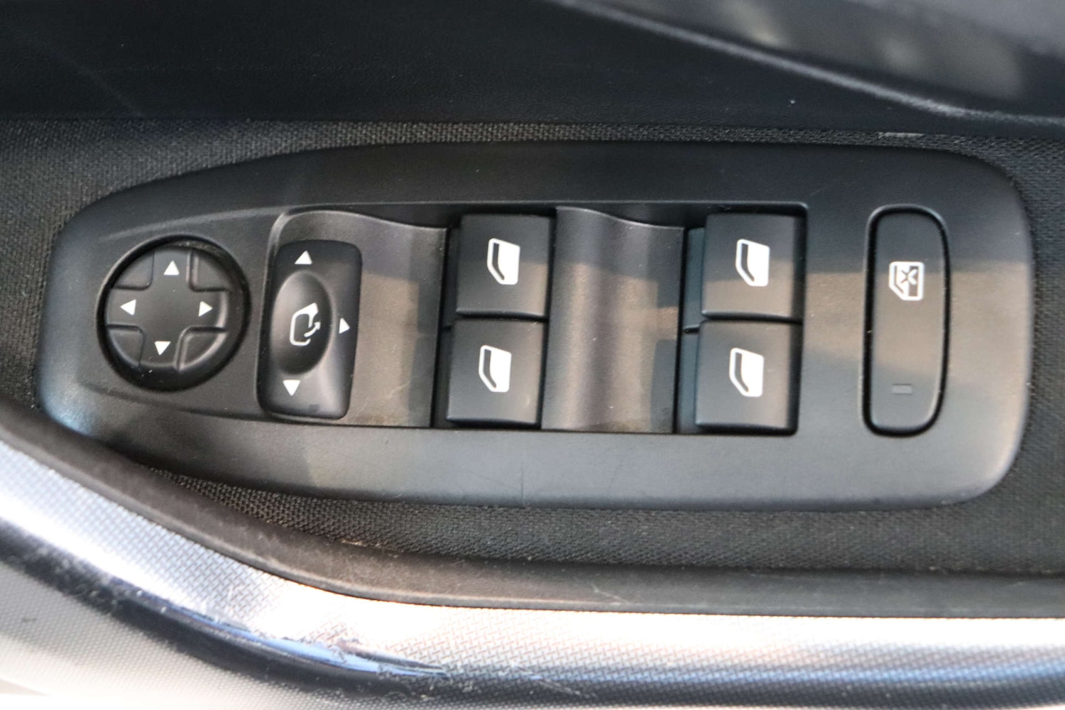 Used Peugeot 2008 2019 for sale - 76595228: Photo 27