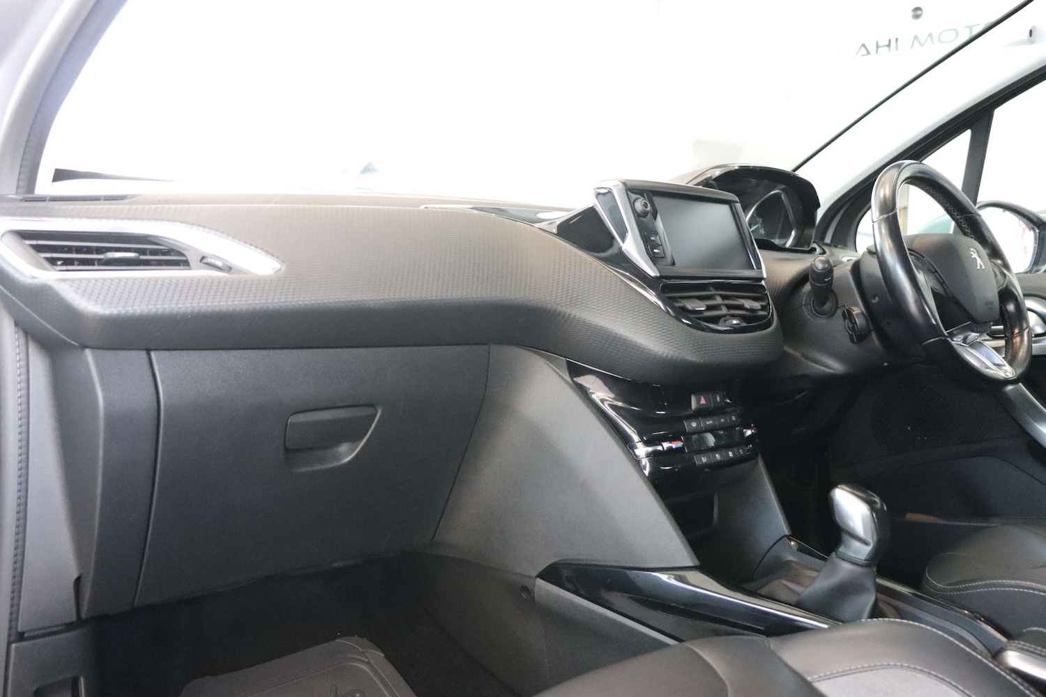 Used Peugeot 2008 2019 for sale - 76595228: Photo 4