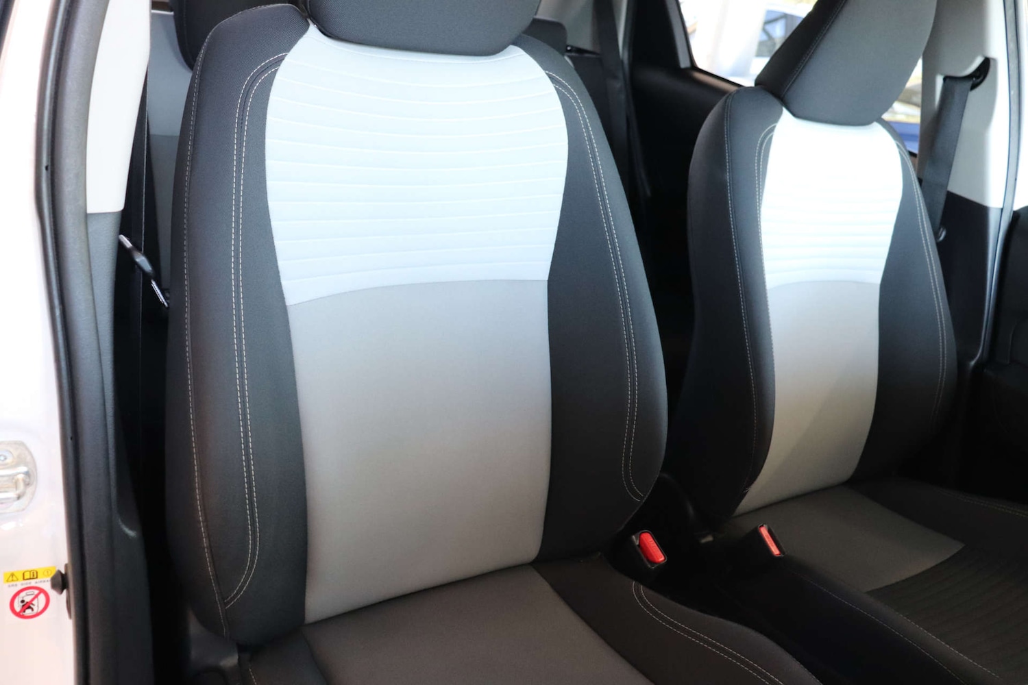 Used Toyota Yaris 2018 for sale - 76089431: Photo 23