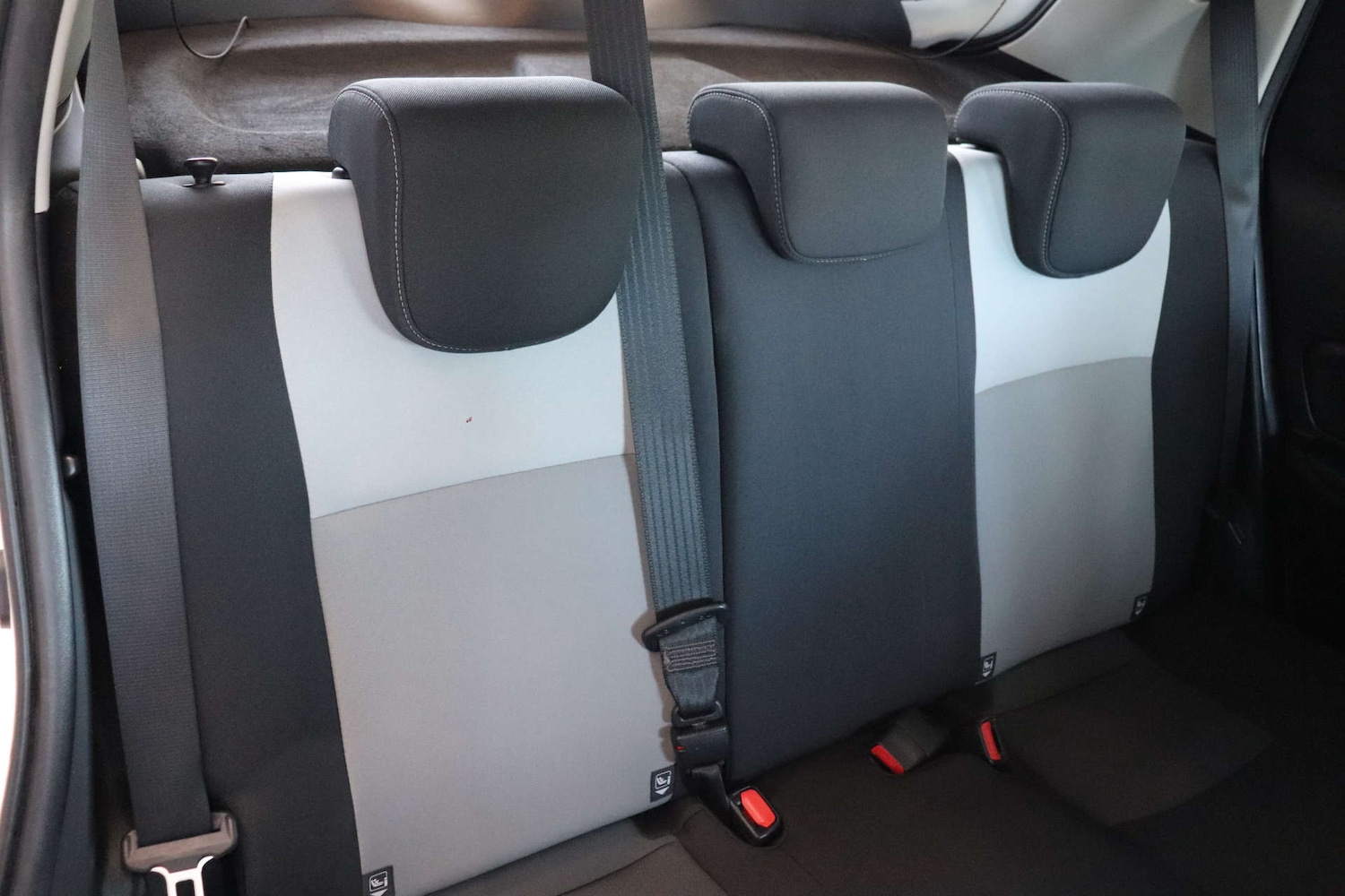 Used Toyota Yaris 2018 for sale - 76089431: Photo 27