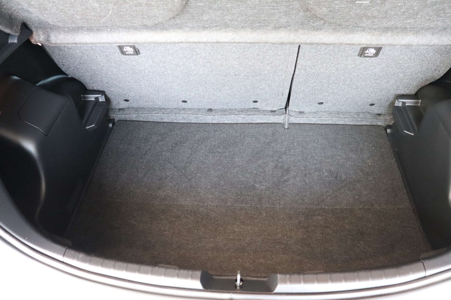 Used Toyota Yaris 2018 for sale - 76089431: Photo 59
