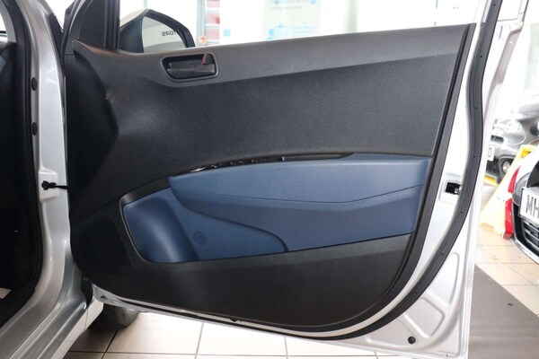 Used Hyundai i10 2015 for sale - 72270386: Photo 46