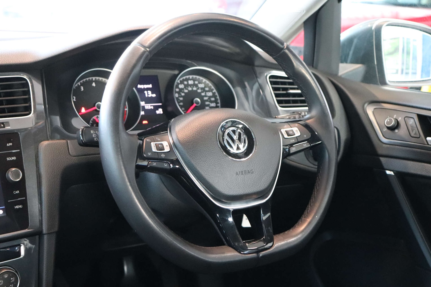 Used Volkswagen Golf 2018 for sale - 76969230: Photo 16