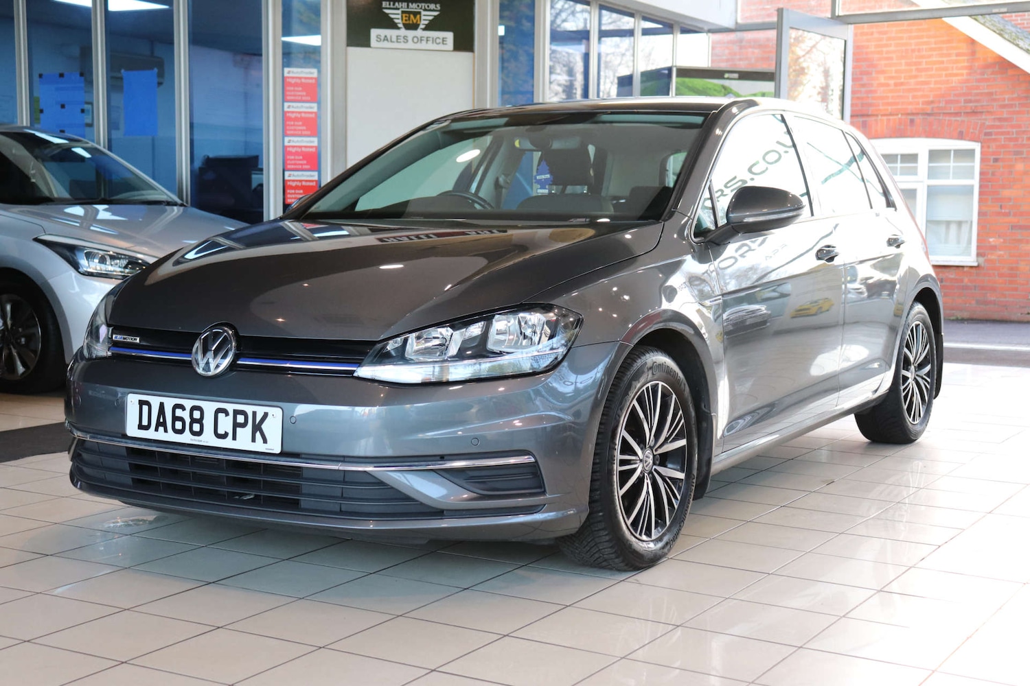 Used Volkswagen Golf 2018 for sale - 76969230: Photo 2