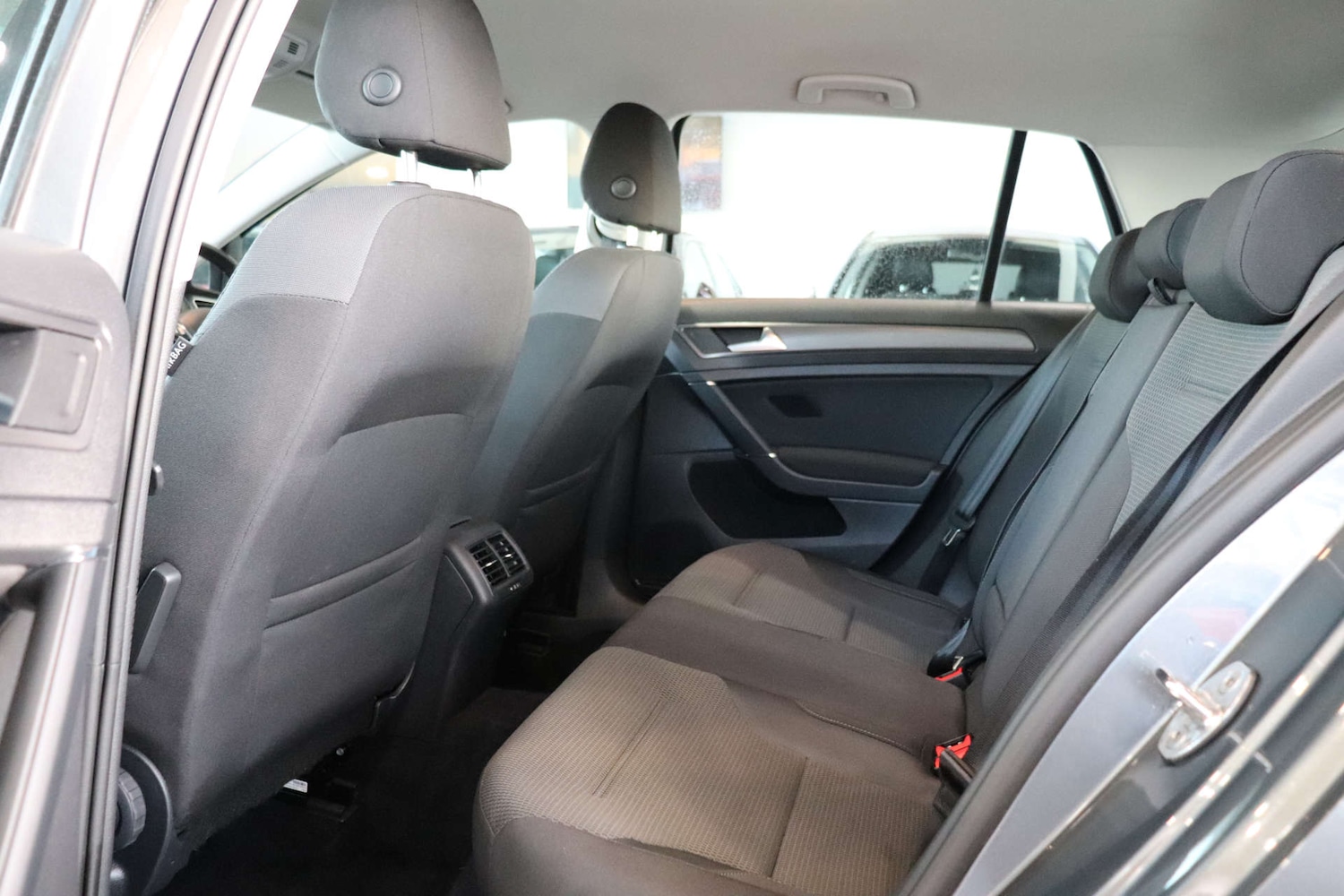 Used Volkswagen Golf 2018 for sale - 76969230: Photo 30