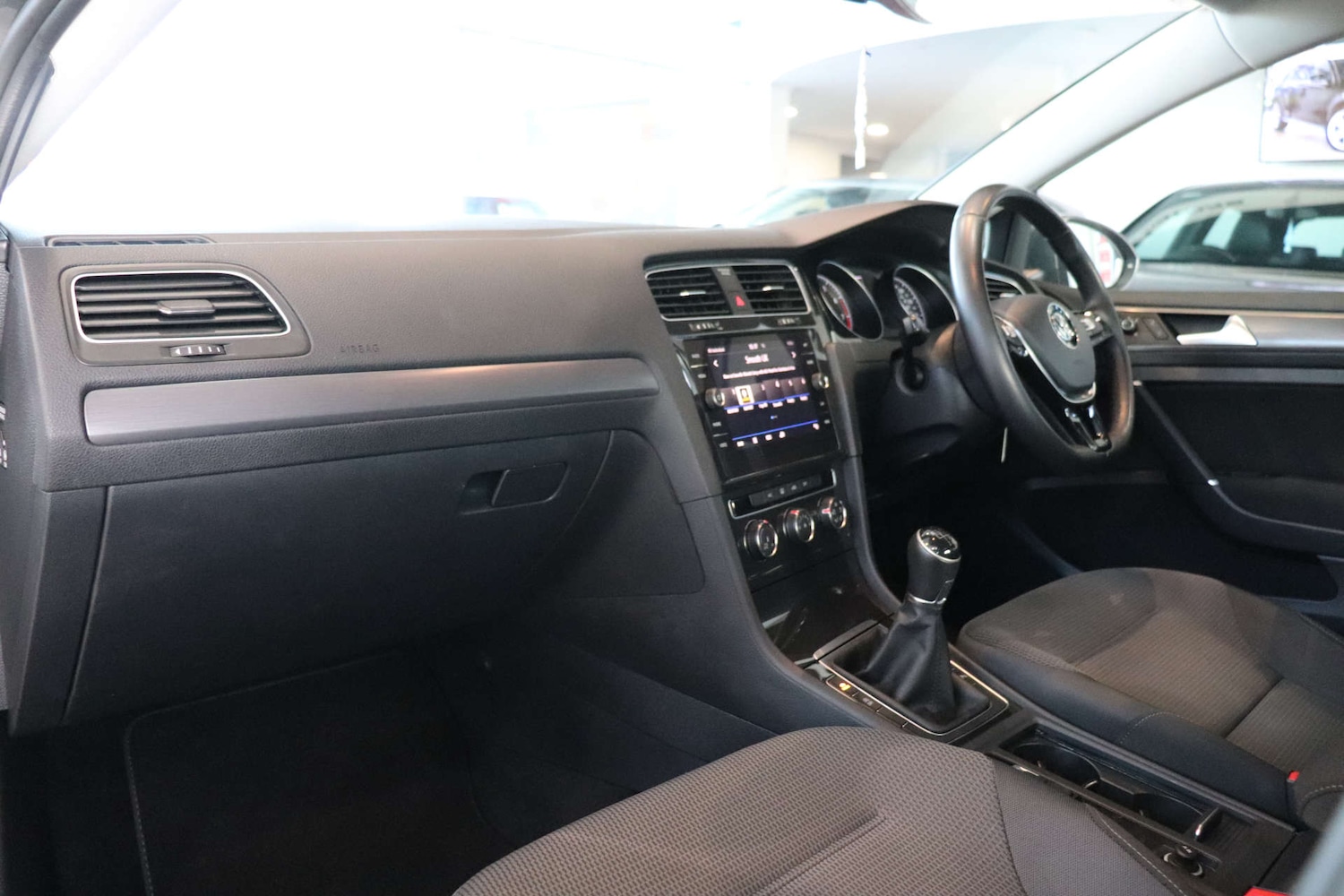 Used Volkswagen Golf 2018 for sale - 76969230: Photo 4