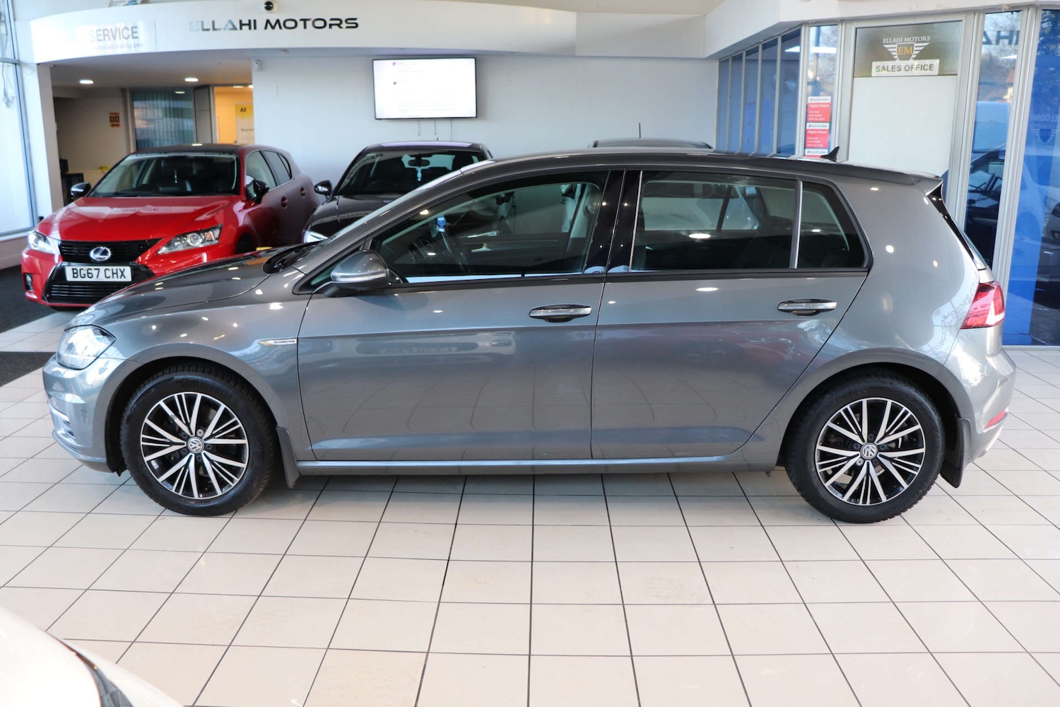 Used Volkswagen Golf 2018 for sale - 76969230: Photo 5