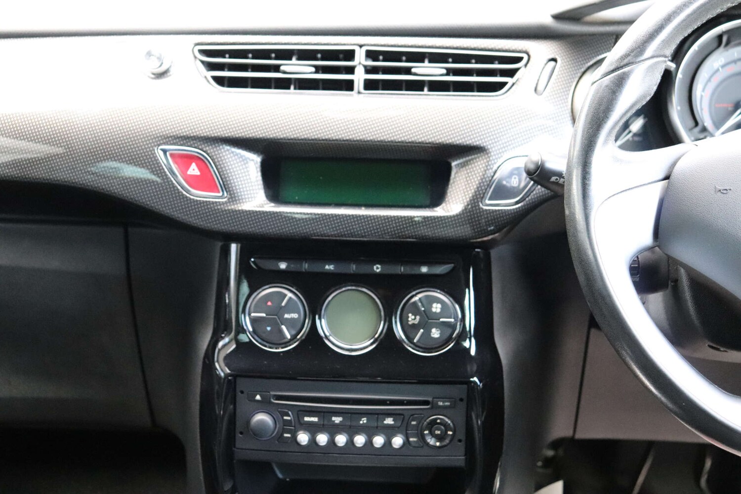 Used Citroen DS3 2010 for sale - 77446365: Photo 13