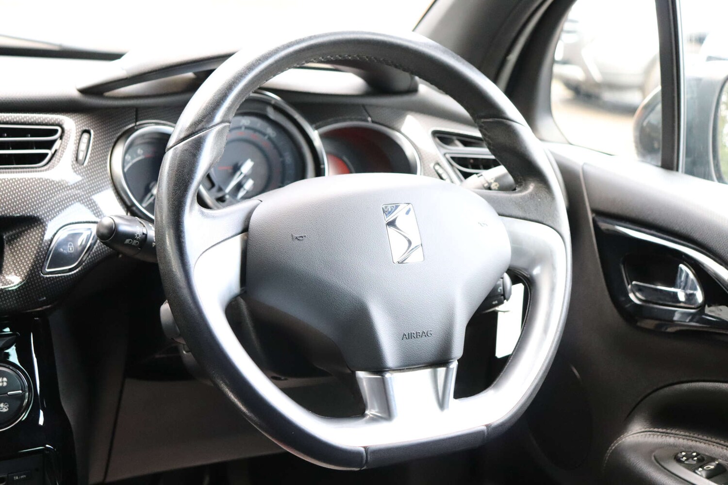 Used Citroen DS3 2010 for sale - 77446365: Photo 14