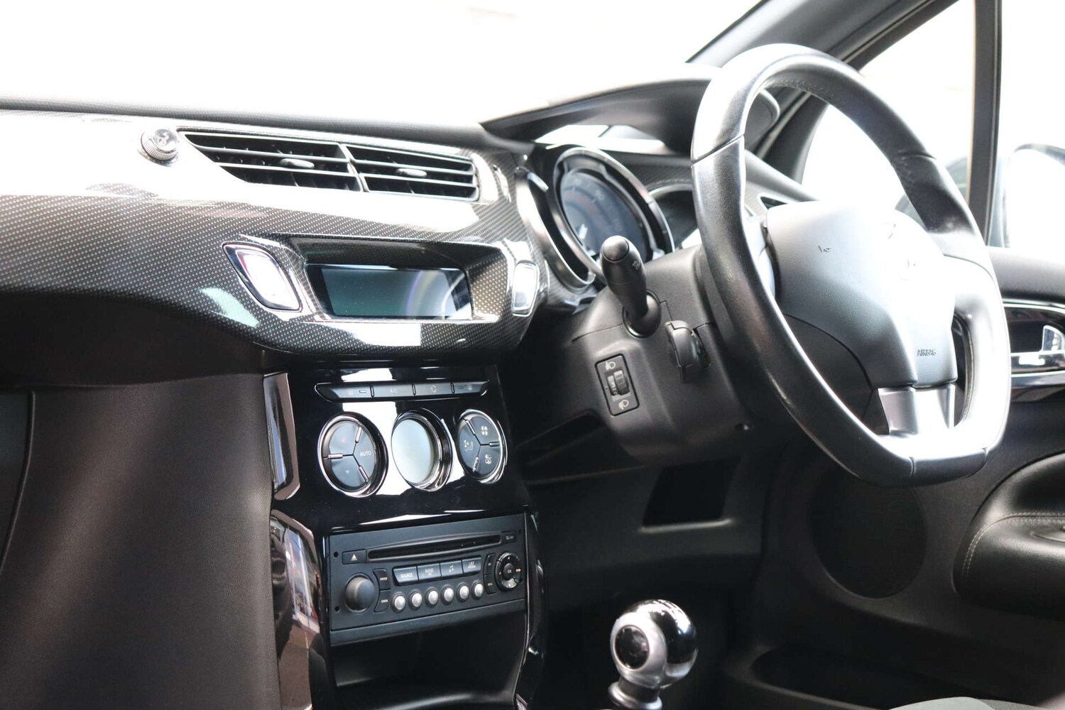 Used Citroen DS3 2010 for sale - 77446365: Photo 28