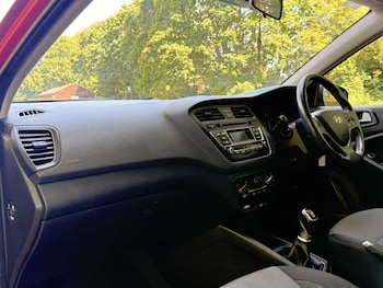 Used Hyundai i20 2017 for sale - 79314080: Photo