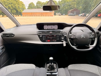 Used Citroen Grand C4 Picasso 2017 for sale - 79515481: Photo