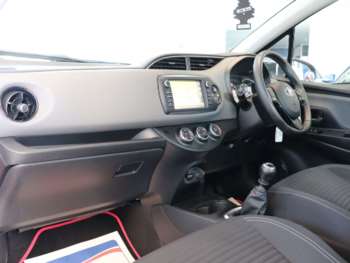 Used Toyota Yaris 2019 for sale - 75087539: Photo