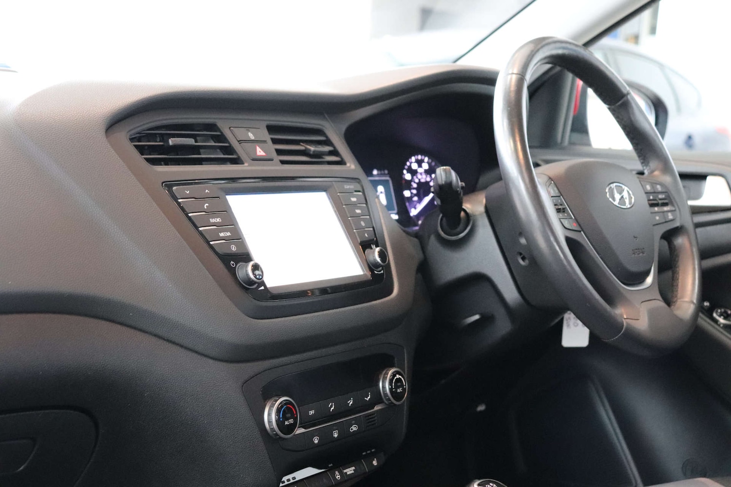 Used Hyundai i20 2017 for sale - 75996560: Photo 39