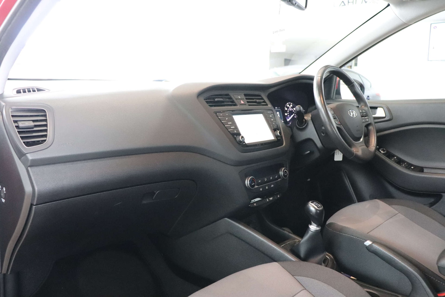 Used Hyundai i20 2017 for sale - 75996560: Photo 4